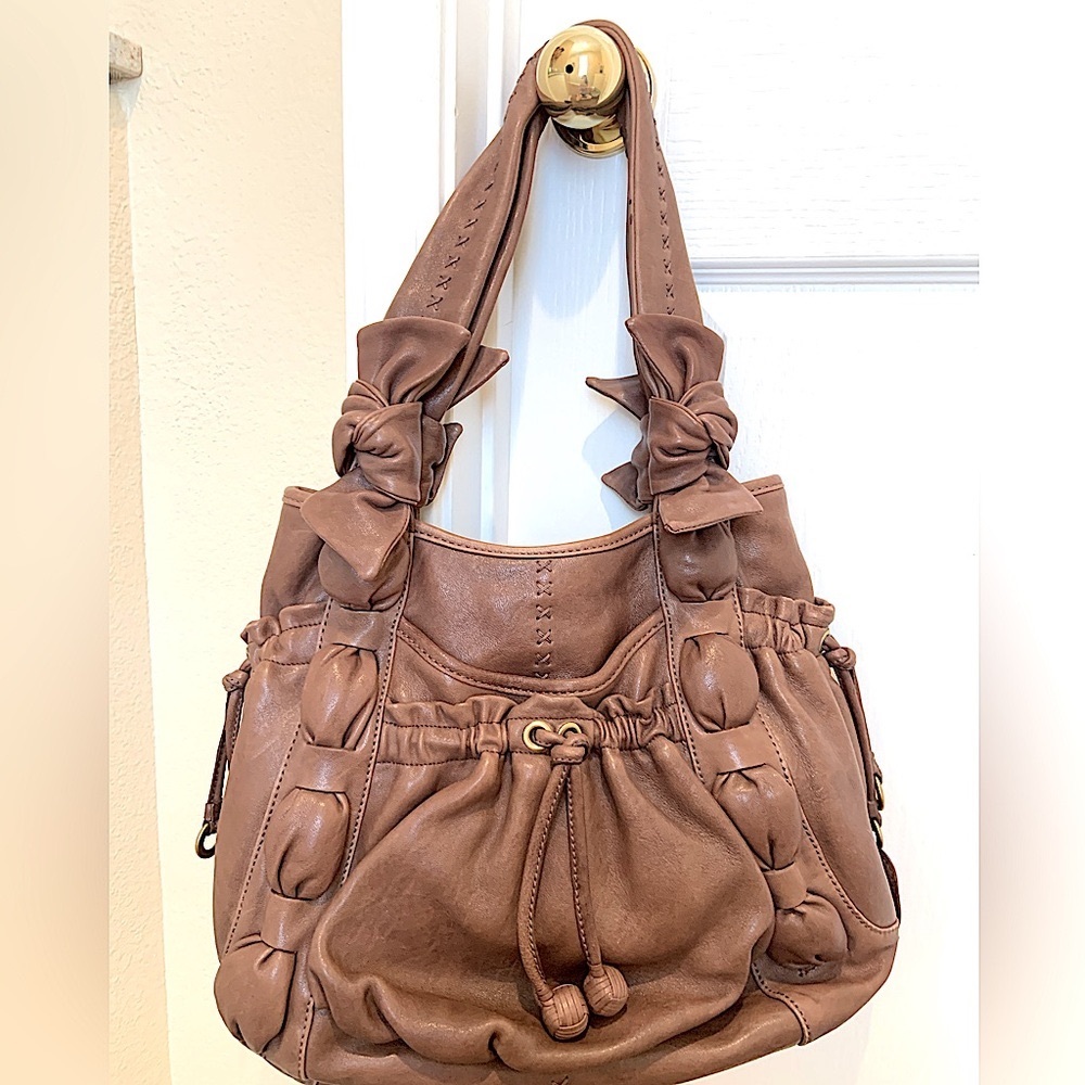 Lockheart Leather Shoulder Bag